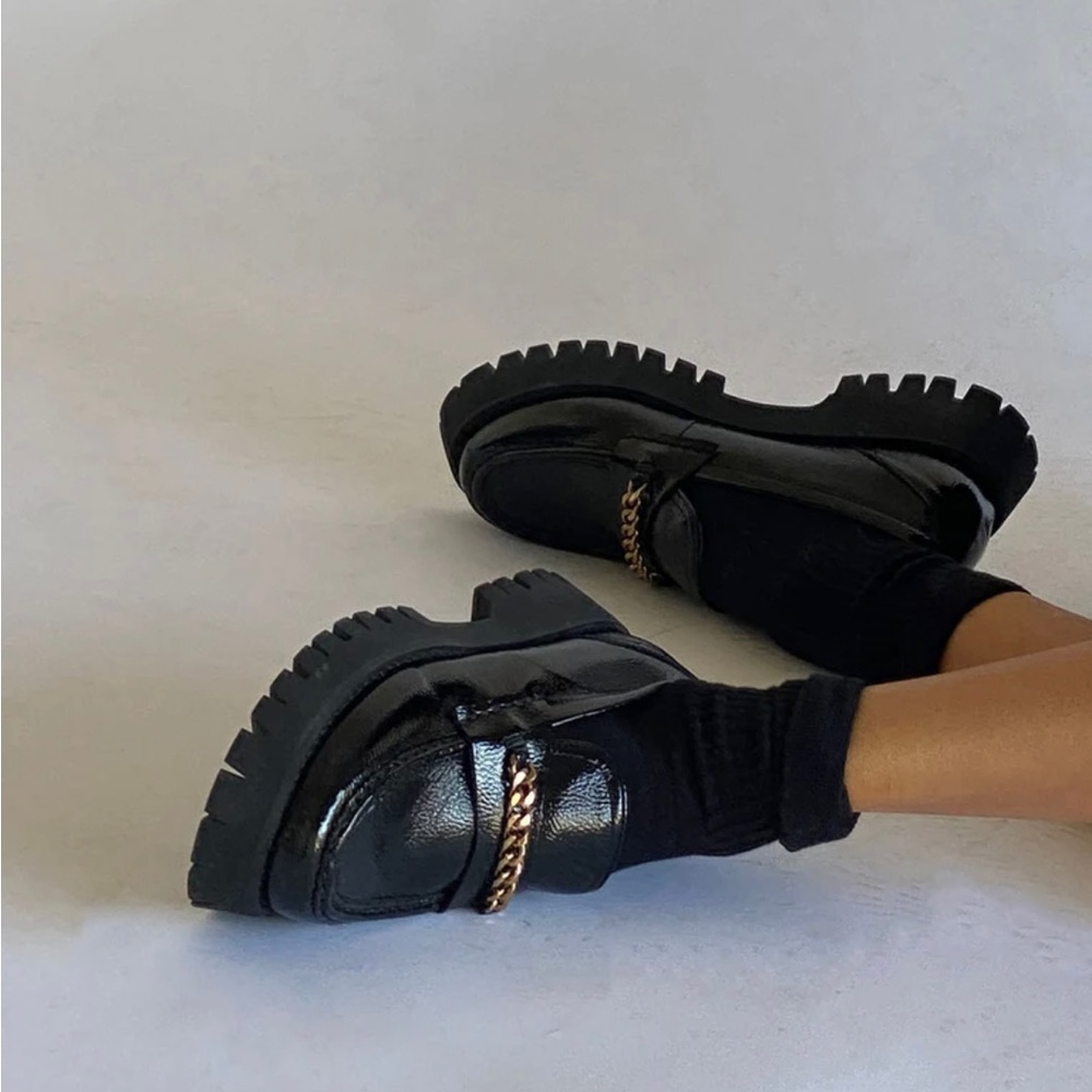 never worn before princess polly loafers size 6!